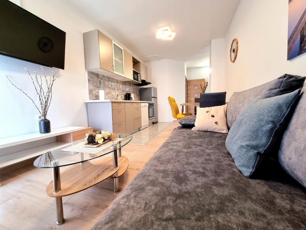 Julia Apartment Biograd Na Moru Luaran gambar